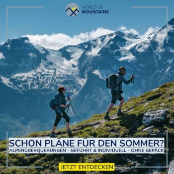 Männer beim Wandern mit tollem Ausblick auf die Berge der Alpen - Geburtstagsgeschenk